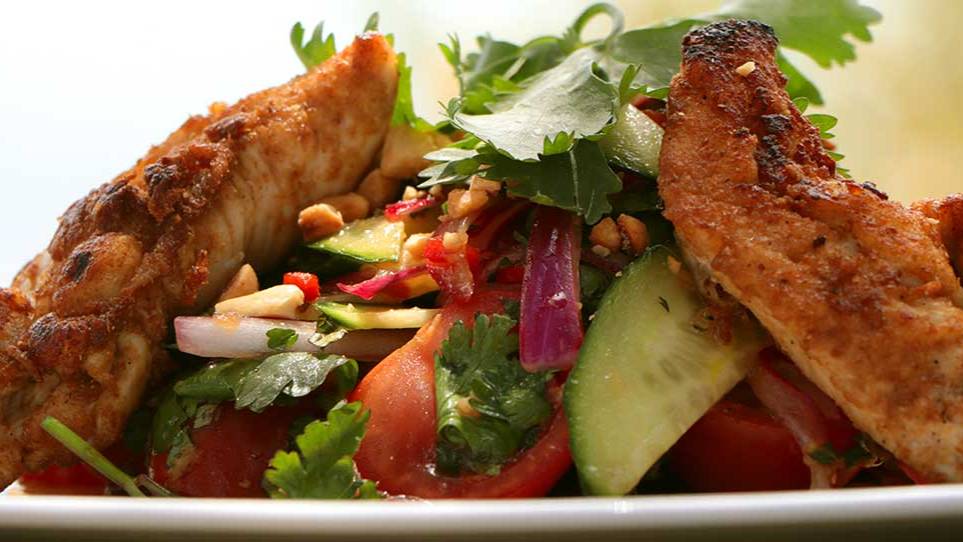 Тайский салат с курицей смотреть онлайн