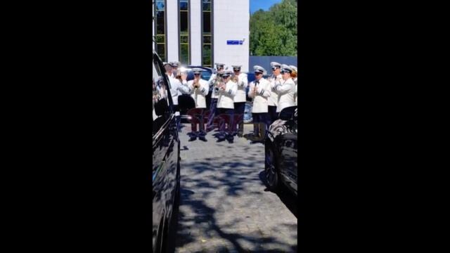 Мама Старовойта на прощании с ним
