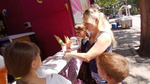 Кыргызстан Бишкек Панфиловский парк,цена на аттракционы и на мороженое