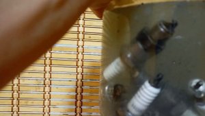 СВЕЧИ выкинуть_ Почистить_ Замачиваю в ЛИМОННОЙ КИСЛОТЕ.