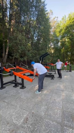 Современный спортзал под открытым небом в Кисловодском парке
