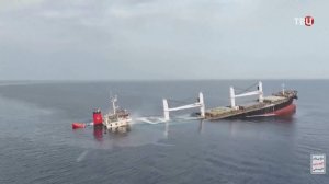 Йеменские хуситы показали кадры уничтожения очередного сухогруза / События на ТВЦ
