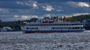 круизное судно «Мамин-Сибиряк»