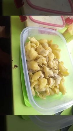 Вот теперь видно что парень начал работать, а то сначала приходил с одним бутербродом и кружкой чая