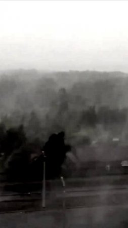 Сильный шквалистый ветер в Омске