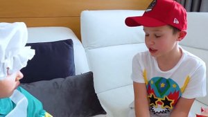 Мистер Макс Макс пригласил Катю на Балл