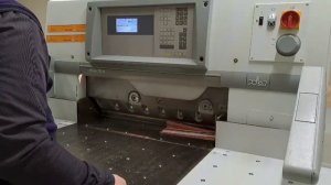 Б/у резак POLAR 78XS с большими боковыми столами, 2007 г.в. доступен к продаже со склада