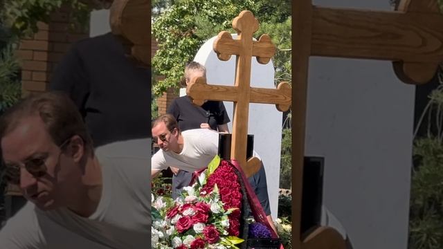 ДО СЛЁЗ ... ДЕТИ ЖЕНИ ДОБРОВОЛЬСКОЙ ПРИШЛИ НА МОГИЛУ К МАМЕ | ПРОШЛО ПОЛГОДА | ТРОЕКУРОВСКОЕ