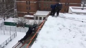 уборка снега с крыш - LiWood
