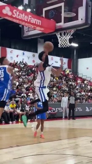 Kris London with the crafty finish