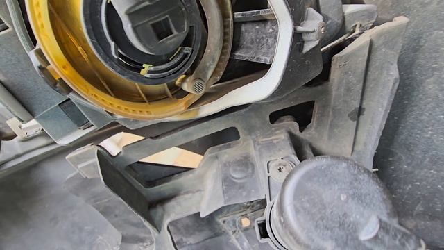 Подробная разборка переднего бампера Volkswagen Golf VI смотреть онлайн