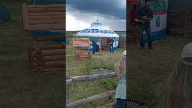 Бажовский фестваль, класно поют ,красивые костюмы