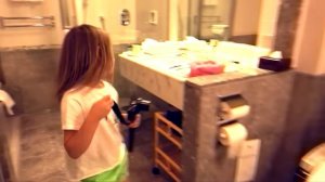 Мистер Макс ПРЯТКИ в отеле НОЧЬЮ пЯТниЦа 13