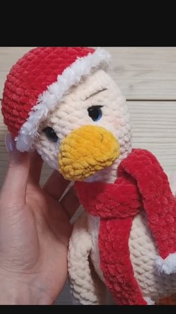 Шапочка и шарфик для игрушки.