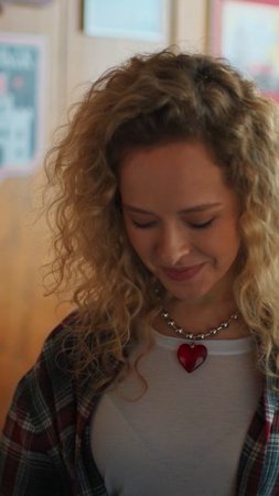 Эта нелегкая доля быть отцом дочери🛍🎀 Смотрите сериал «Театральная зона» на KION