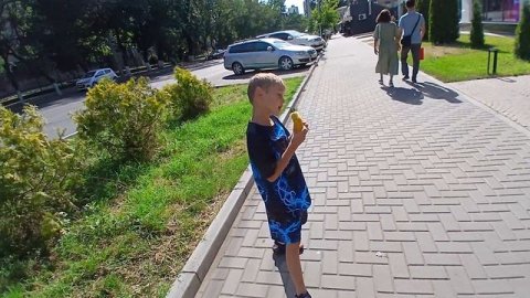 Гуляем по Бишкеку в Кыргызстане в центре города на фонтанах и по улицам города,Обзор магазина