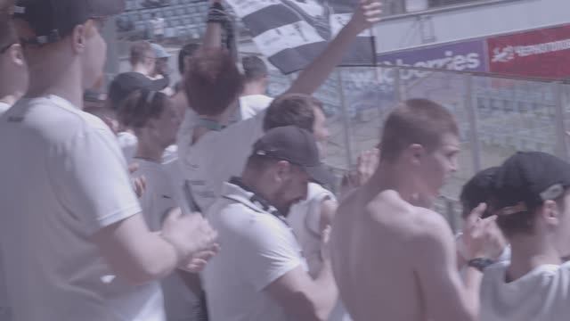 Болельщики футбольного клуба Торпедо. Фанатская трибуна