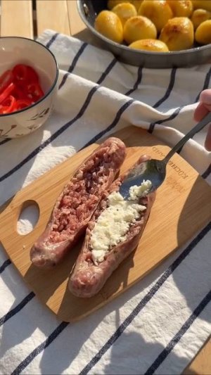 🌭 Колбаски с сырной начинкой и перцем на гриле