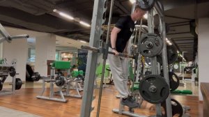 Отжимания от перекладины (Bar dips)