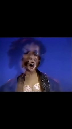 Zarah reborn: Nina Hagen turns a 1942 ballad into queer synth chaos.