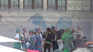 Тихвинские "Кумушки" выступили в четверг 10.07.25 г на областном празднике "Путешествие с любовью"