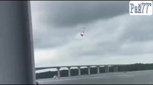 Вертолёт упал в реку