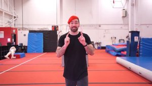 Пробую трюки на КОСТЯШКАХ Пальцев в Реальной жизни (Ежик Соник)