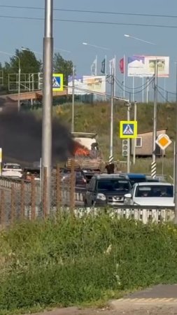 В селе Девица Семилукского района загорелся грузовик. 🔥