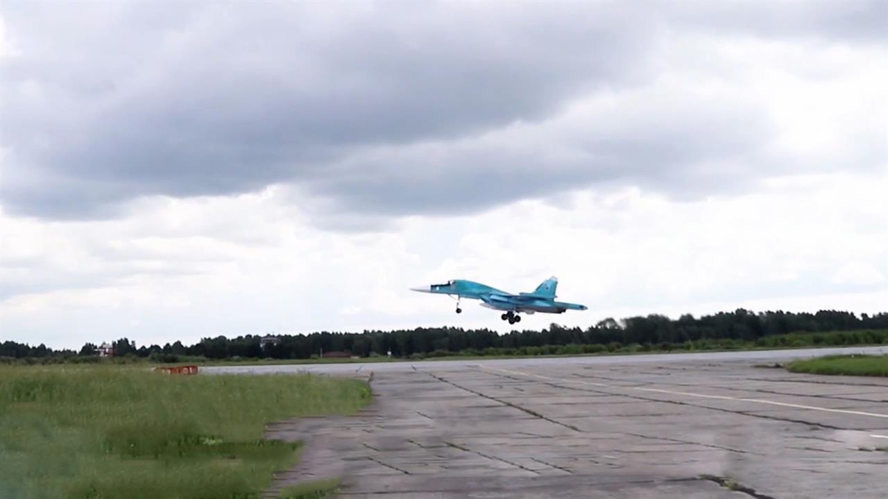 Российские войска получили новую партию истребителей Су-34