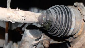 KIA pro Cee’d GT - ПОРВАННЫЙ ПЫЛЬНИК ШРУС