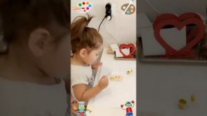 дети сами сделали робота из гипса