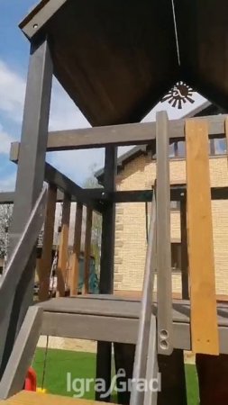 Видеообзор детской площадки Панда Фани с балконом и трубой
