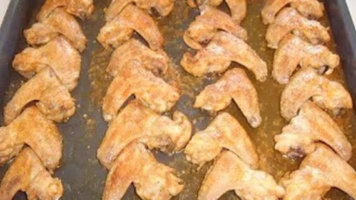 Крылышки, толчёнка и салат. Маринкины творинки. Всем МИРА и Добра!