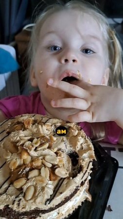 Тортик мой😋 #торт #тортик #др #ДеньРождения  #Детство #2годика  #ЮныйБлогер  #влоги