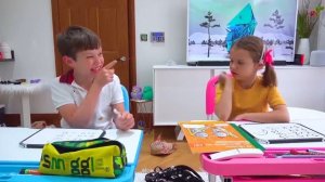 Мистер Макс • Mister Max - Макс и Кэти притворяются, что играют в школу и едят нездоровую пищу