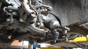 Замена переднего левого ШРУС на Киа Соренто 2005  Kia Sorento 2,5