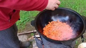 Вечер в деревне. Деревенский дачник готовит плов 🏠🍚👍🔥