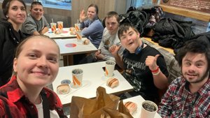 Учимся общаться: идём в кафе