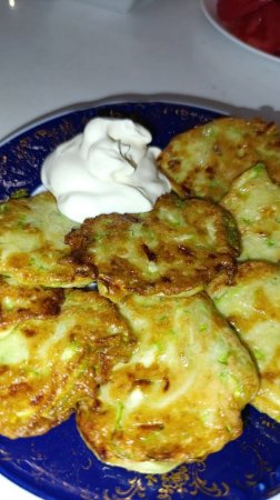 Кабачковые оладушки на завтрак.