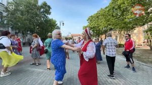 Каждый четверг в 18 часов уссурийцы спешат на старую площадь