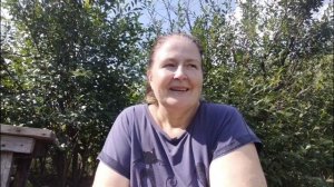 10.07.2025. Картофель покормила, порыхлила, напоила. Собрала спелые помидоры. Пробую "Сладкий изюм".