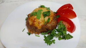 Гнезда из мясного фарша с начинкой из грибов и сыра