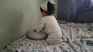 Звук слева глухой а справа бьёт звонкий красивый звук это нравится и можно петь 7 месяцев