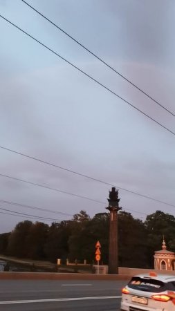 Время 22:10.Радуга во время Белых ночей в Санкт-Петербурге.
