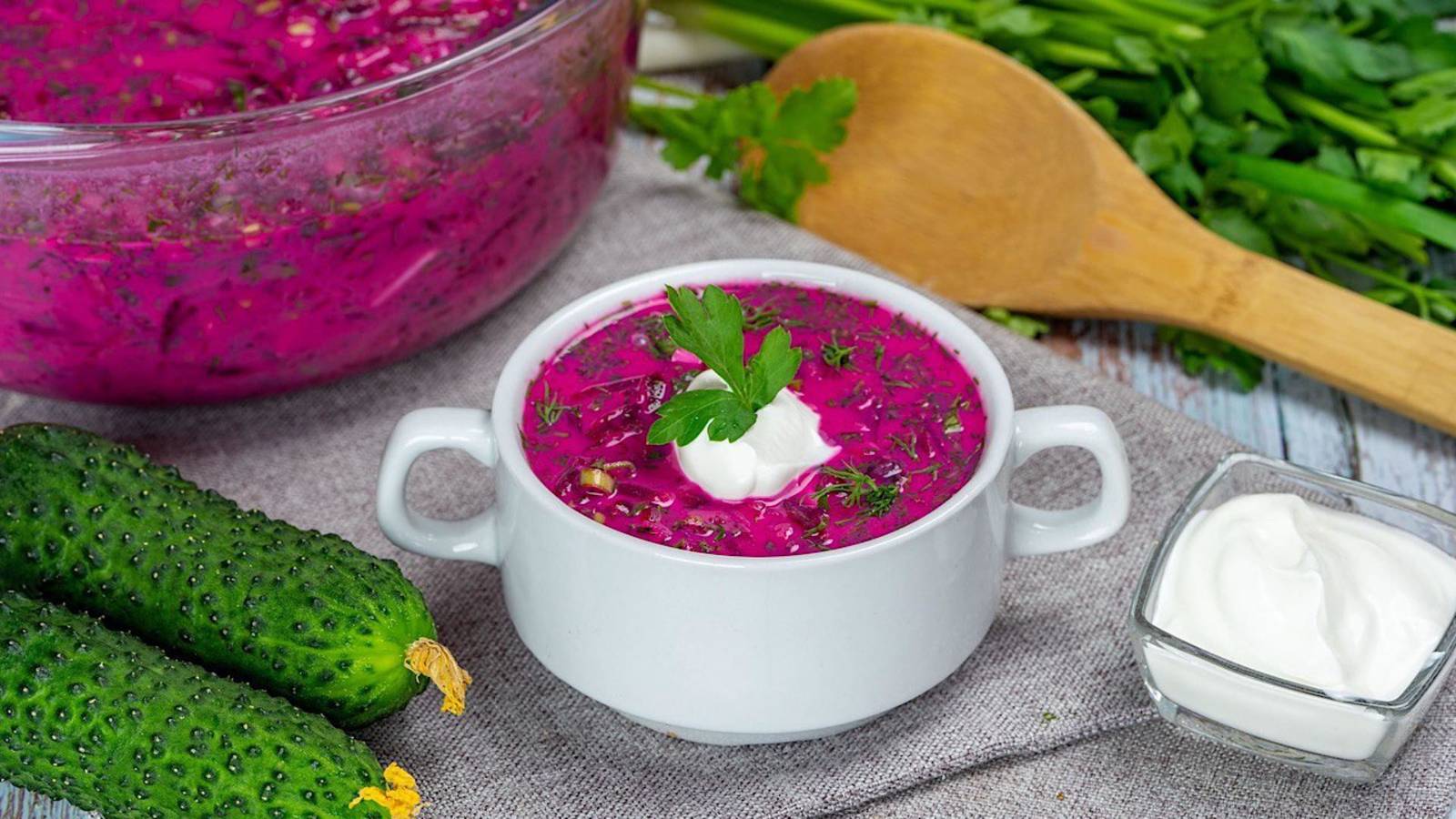 "🍵 Освежающий свекольник — идеальный холодный суп для жарких дней! 😍