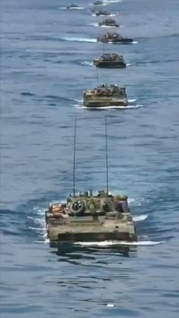 Китай проводит военно-морские учения прямо через пролив от Тайваня