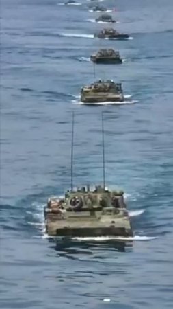 А на том берегу от Тайваня военно-морские учения Китая. Масштабненько