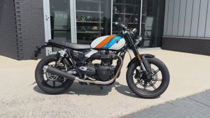 Triumph Speed Twin 900 2025 - Круговой обзор