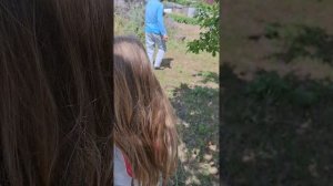 Деревенские будни, поднимаемся на верхний огород🥰🌞Таисия, дедушка, бабушка, мама и Ледька в эфире