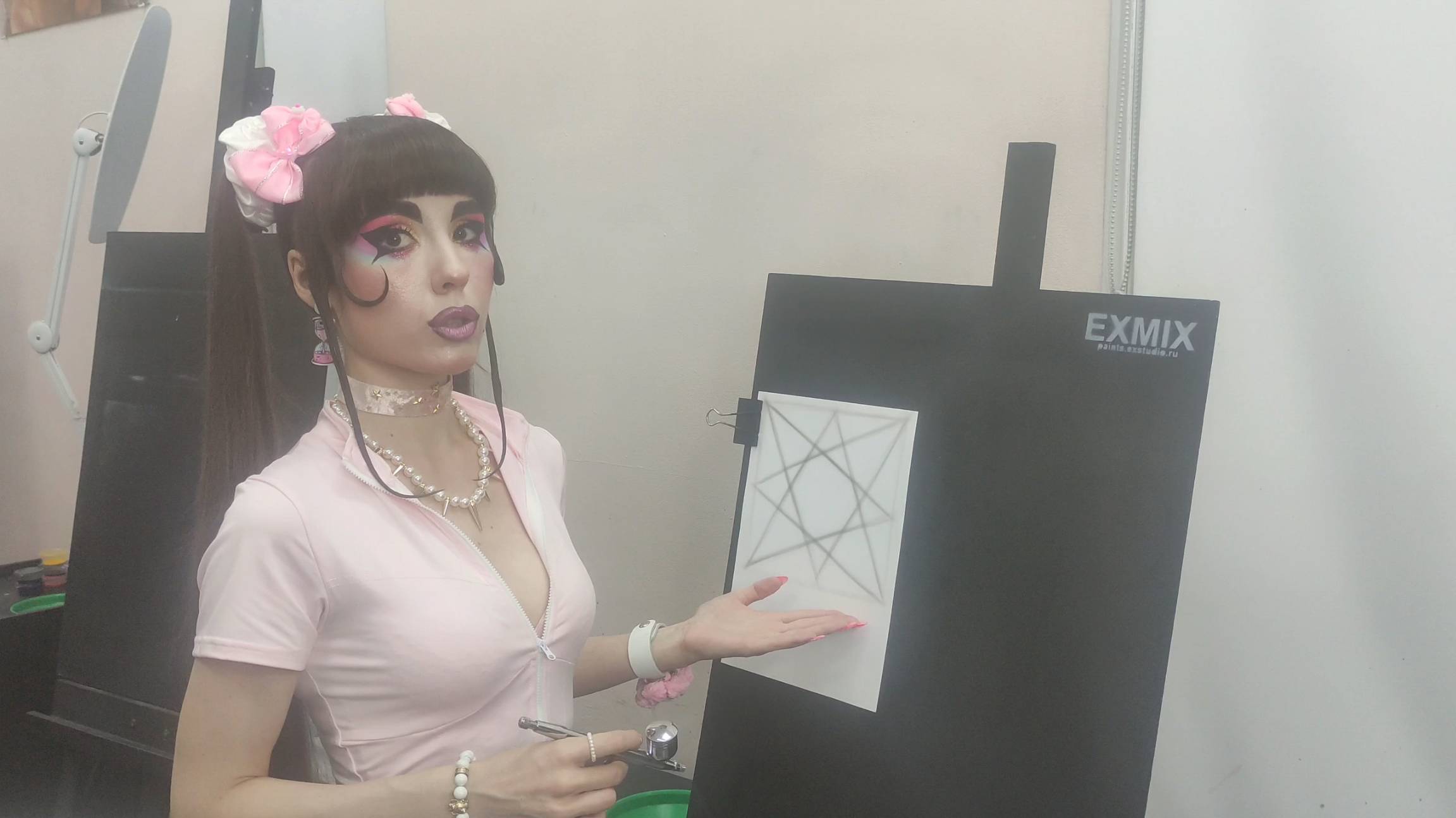 Упражнение на постановку руки для рисования аэрографом: Октограмма 🖌️ смотреть онлайн